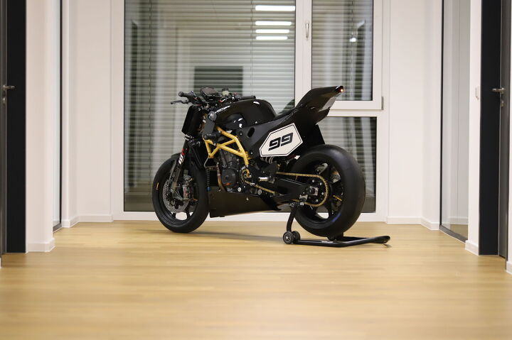 kramer motorcycles teases a super hooligan inspired naked bike