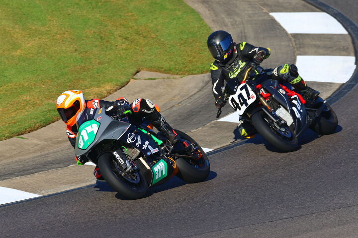 Nick Lambert leads Pete Nicolosi on his Energica Eva Ribelle. The pair were this close for the majority of the race. Photo credit: eTech Photos