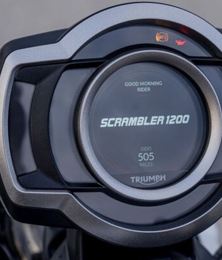 The XE’s display is much the same as previous years, though the switchgears used to thumb through it are now backlit.