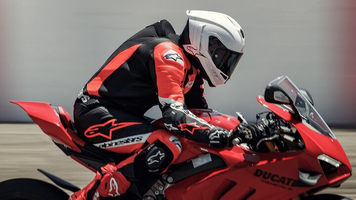 Alpinestars Supertech R10 Racing Helmet – First Look | Motorcycle.com