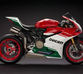 The 1299 Panigale was the last of Ducati’s big V-Twin superbikes, but its legacy lives on in the Hypermotard 698 Mono, and all future models Ducati decide to put this engine into (undoubtedly a Supermono someday).