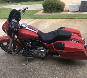 LIKE NEW - Harley Davidson Street Glide - $19,500