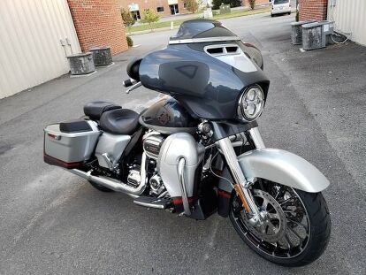 For sale: 2019 Harley Davidson CVO Street Glide