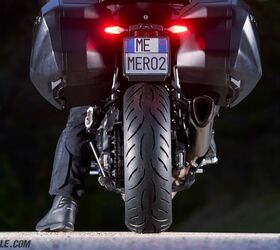 Unlike a true sportbike rear tire, which has a more rounded profile for quicker turning, the flatter, broader profile of the Roadtec 02 provides more stability. It’s the tradeoff sport-touring riders make.