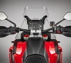 The Enduro Veloce’s 7-inch TFT display is easy to read and can be reconfigured to a few different setups.