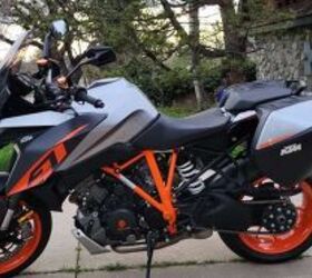 Like new 2016 KTM Super Duke 1290 GT with only 4397 miles on it and up