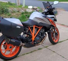 like new 2016 ktm super duke 1290 gt with only 4397 miles on it and up