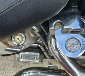 2006 harley springer softail with extras 12 000, Oil pressure and Temperature Gauge