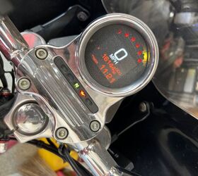 2005 hd dyna in excellent condition, Dakota Digital Gauge