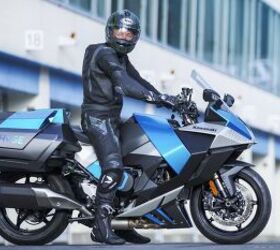 kawasaki hydrogen prototype makes public debut