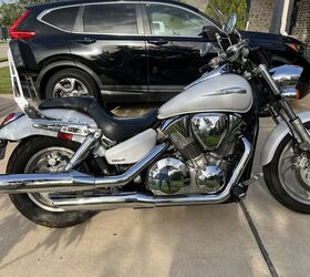 2007 white honda vtx 1300c