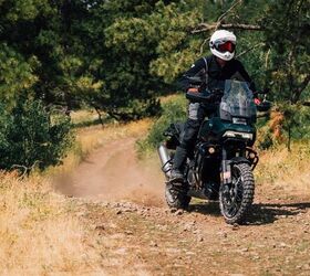  Despite its 19 inch front wheel the H-D tracks well through loose rocks.