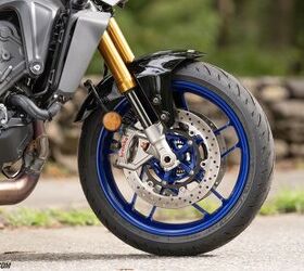 No, the forks aren’t Öhlins – but they sure look like they are.