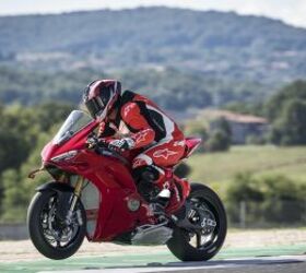 2025 ducati panigale v4s review gallery