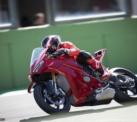 2025 ducati panigale v4s review gallery