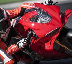 2025 ducati panigale v4s review gallery