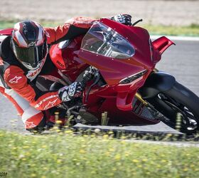 2025 ducati panigale v4s review gallery