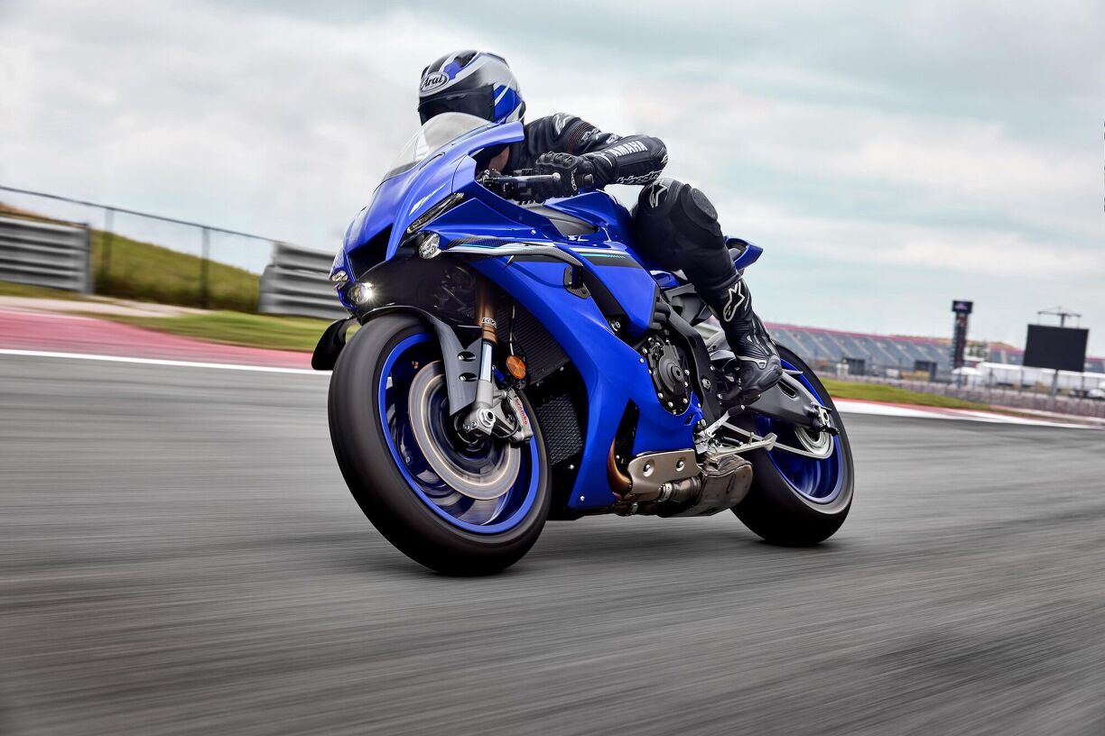 2025 Yamaha YZF-R1 and YZF-R1M First Look | Motorcycle.com
