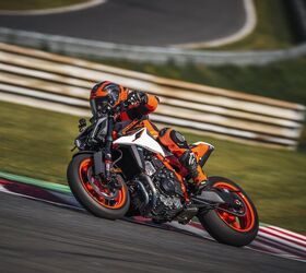 2025 KTM 990 Duke R Gallery