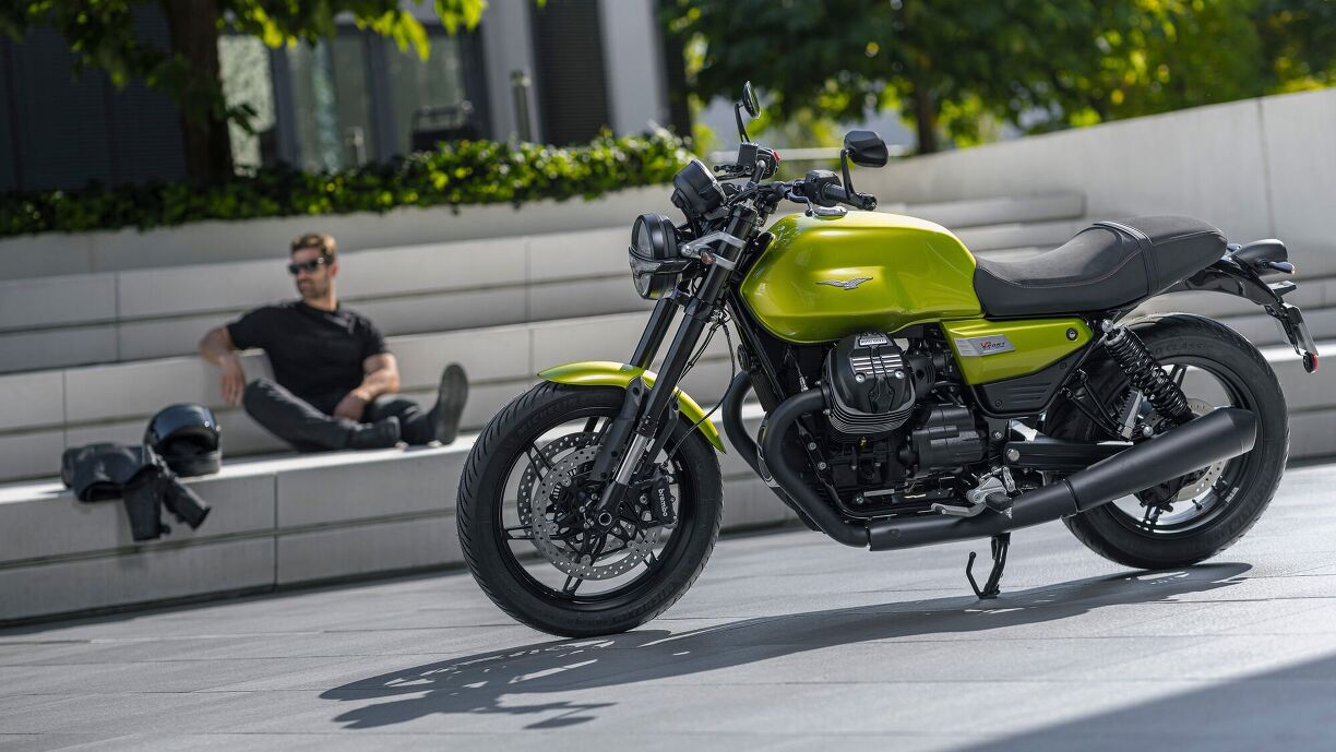 2025 Moto Guzzi V7 Sport Gallery Motorcycle 2025-moto-guzzi-v7-sport-gallery-motorcycle