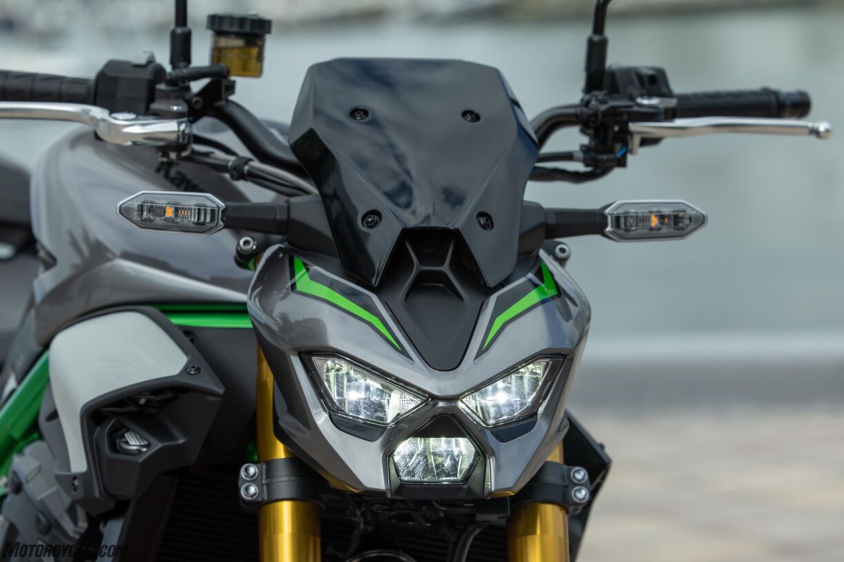 2025 Kawasaki Z900 SE Review Gallery | Motorcycle.com