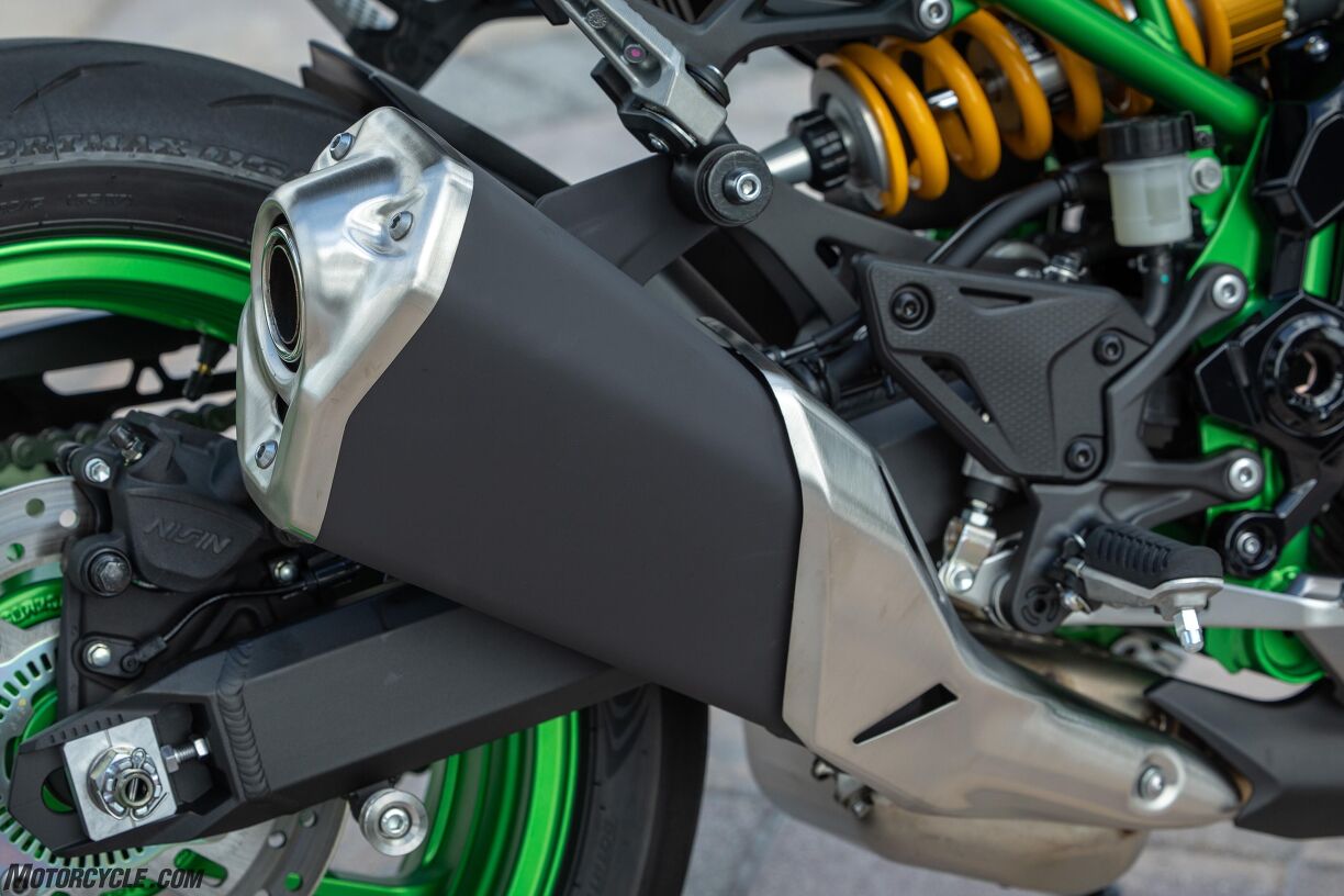 2025 Kawasaki Z900 SE Review Gallery | Motorcycle.com