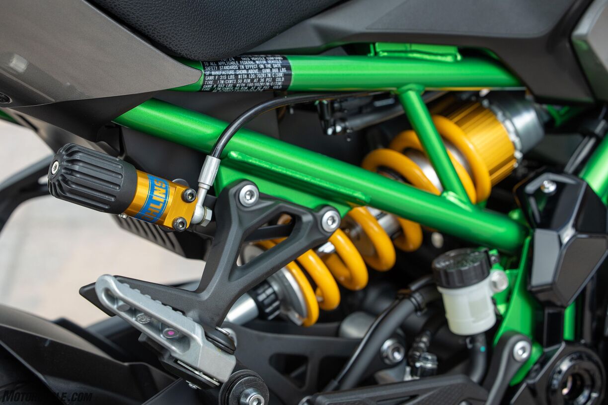 2025 Kawasaki Z900 SE Review Gallery | Motorcycle.com