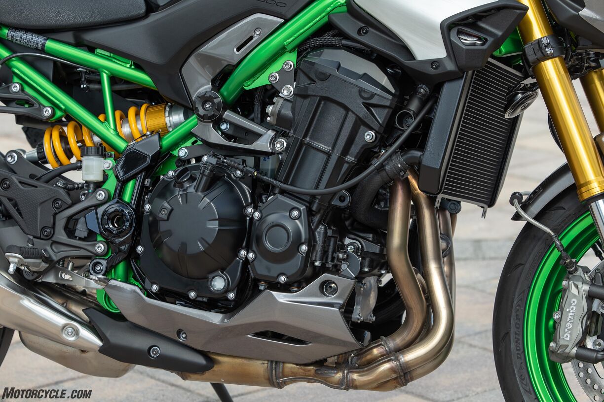 2025 Kawasaki Z900 SE Review Gallery | Motorcycle.com
