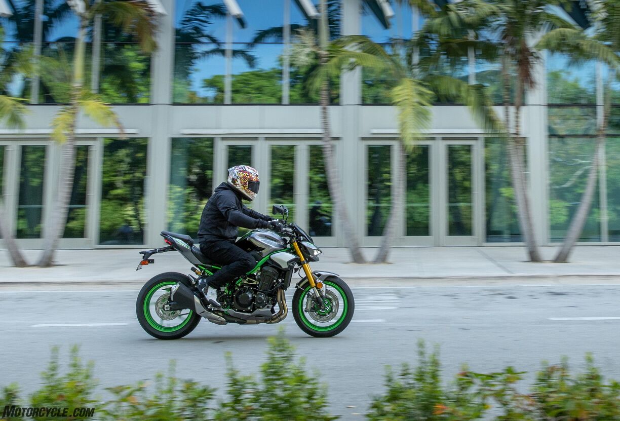 2025 Kawasaki Z900 SE Review Gallery | Motorcycle.com