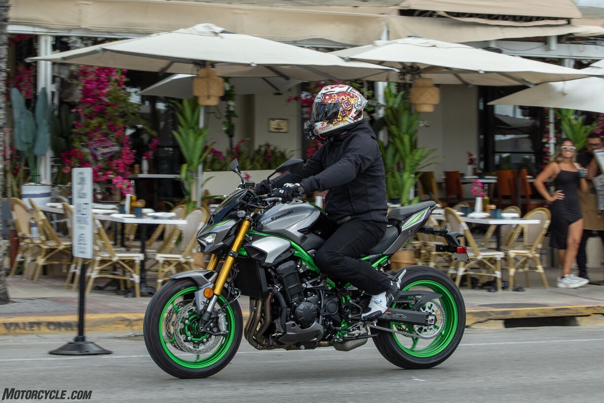 2025 Kawasaki Z900 SE Review Gallery | Motorcycle.com