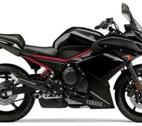 2016 Yamaha YZF R3 | Motorcycle.com