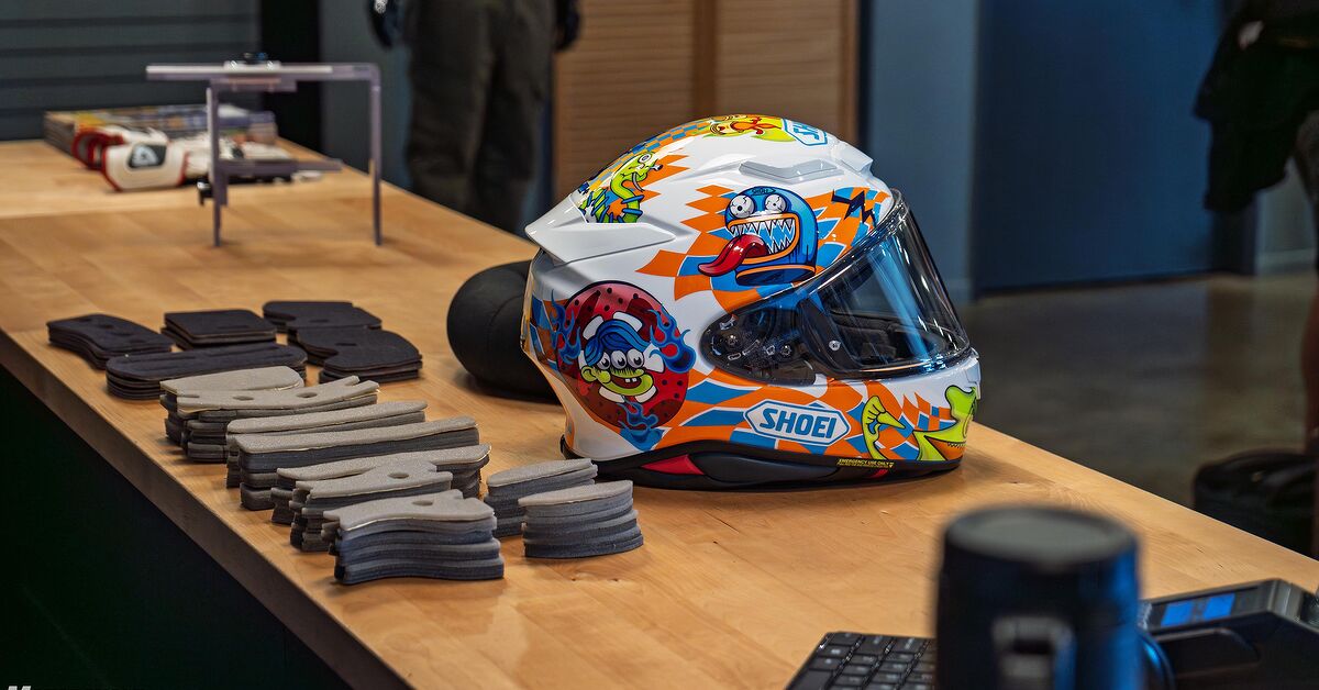 Custom Fit: Shoei Personal Fitment System | Motorcycle.com Custom Fit: Shoei Personal Fitment System | Motorcycle.com
