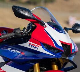 The CBR’s massive intake has a direct shot to the airbox with no silly hardware like ignitions getting in the way. That’s precisely the reason why it uses a key fob as opposed to a conventional key.