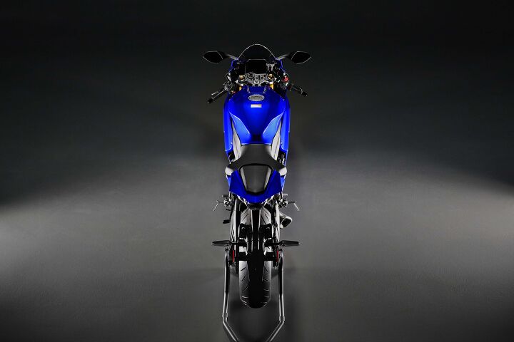 2026 R7 Cockpit 2026 Yamaha YZF-R7 First Look Gallery | Motorcycle.com