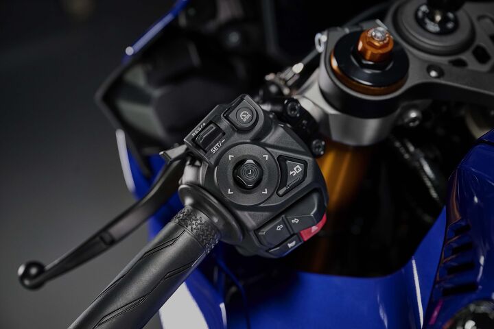 2026 R7 Cockpit 2026 Yamaha YZF-R7 First Look Gallery | Motorcycle.com