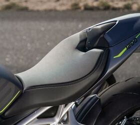 2022 triumph speed triple 1200 rs gallery