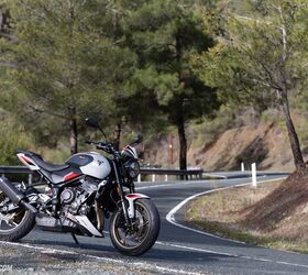 2026 triumph trident 800 review gallery