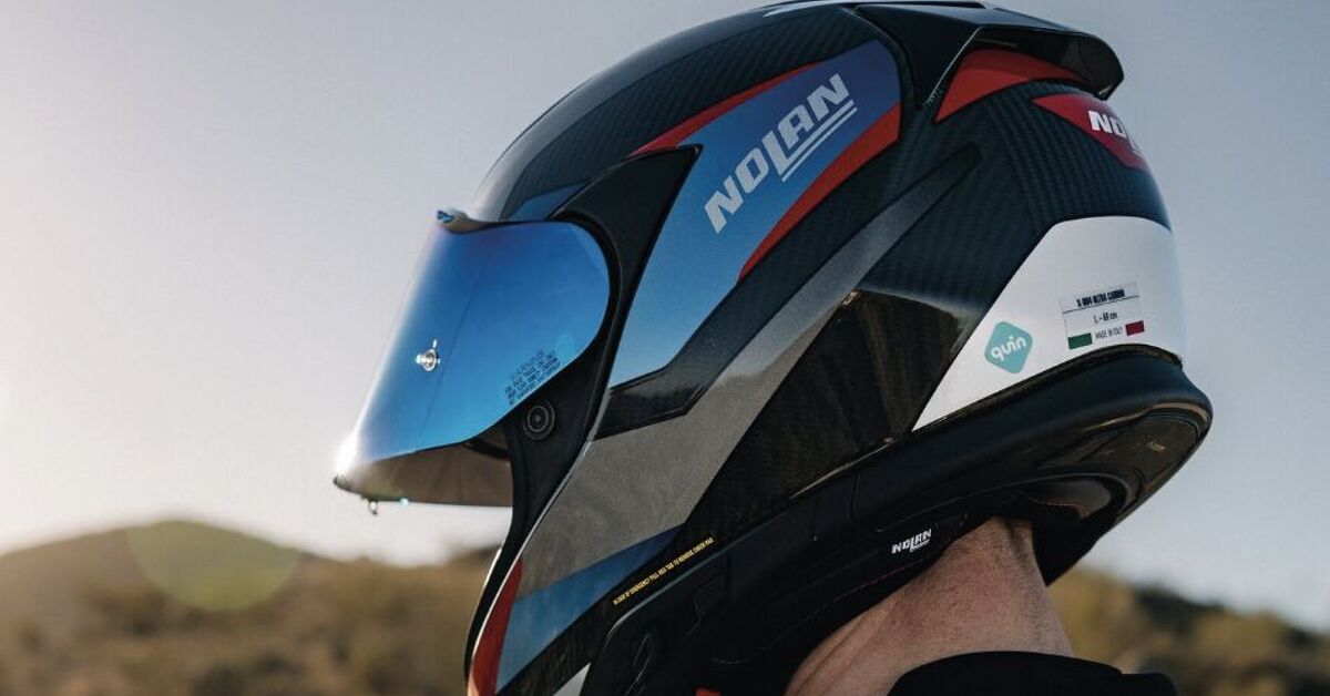 nolan adventure helmets N70-2 X 06 CLASSICO NOBILE Sabbia / Nero Characterized by a solid and compact design and generous technical features Nolan X-552 Ultra Carbon Puro