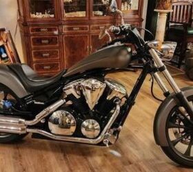 MINT 2016 HONDA FURY BLACK MOTORCYCLE WITH ONLY 351 ORGINAL MILES