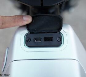 USB-A and USB-C power ports built into the bike make it convenient to charge electronics while on the go. The same power ports can be found on the battery itself, which can be removed and taken with you.