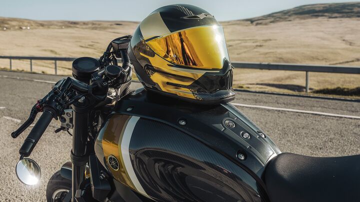 gold motorcycle helmet HAX Force Blade Black Matte M Carbon fiber Weight Troy Lee Designs - GP