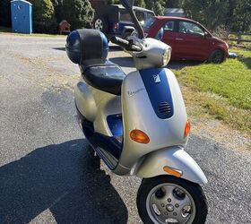 Pretty two tone VESPA ET4