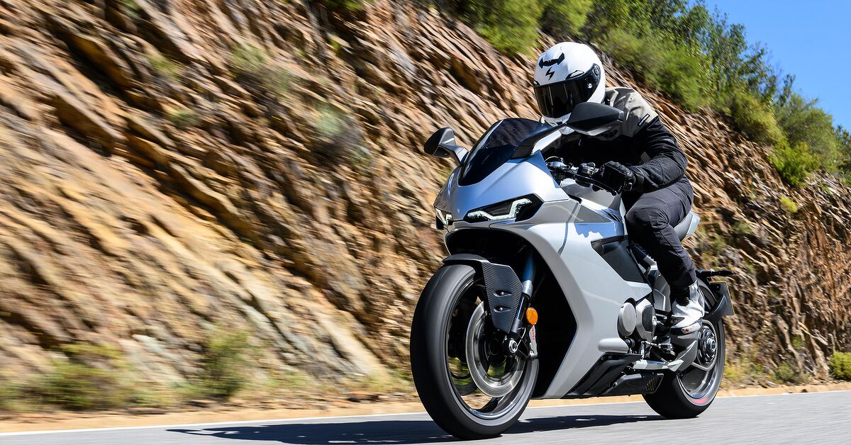 2026 Norton Manx R Review Gallery