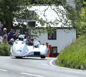 The Crowe Brothers during the bedeviled Sidecar Qualifying session. Photo by IOM TT Press.