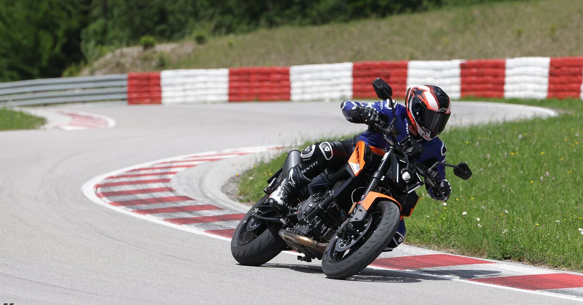 2027 KTM 790 Duke Review Gallery