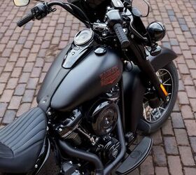 The 5.0-gallon fuel tank is finished in Denim Black, and topped with a black console with a 5-inch analog gauge.