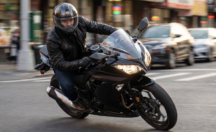 oumurs 361s helmet big budget features in an affordable package
