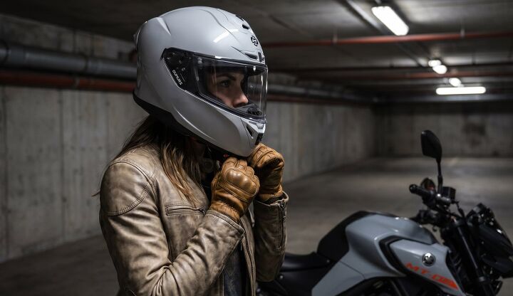 oumurs 361s helmet big budget features in an affordable package