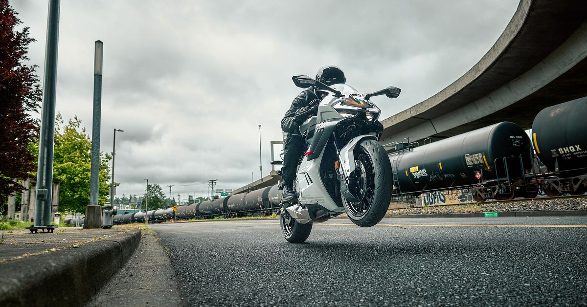 2027 CFMOTO 675SS Gallery