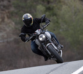 highs and sighs 2026 triumph trident 800, Sigh Initial bite at the front brake lever doesn t offer much feel